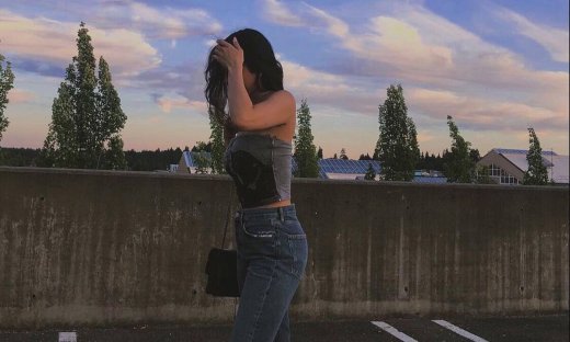 Πώς θα μετατρέψεις την προστατευτική θήκη της τσάντας σου σε... corset