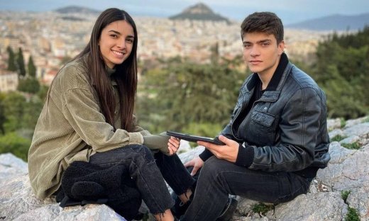 Γη της ελιάς: Η Βασιλική γεννάει και το Twitter μοιράζει ευχές (photos)