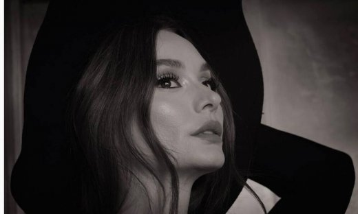 Έρρικα Μπίγιου: «Πολλές φορές νιώθω αμήχανα με τη δημοσιότητα»