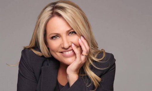 Μαριάννα Τουμασάτου: Πιο ξανθιά από ποτέ - Η εντυπωσιακή αλλαγή της θα σας ενθουσιάσει