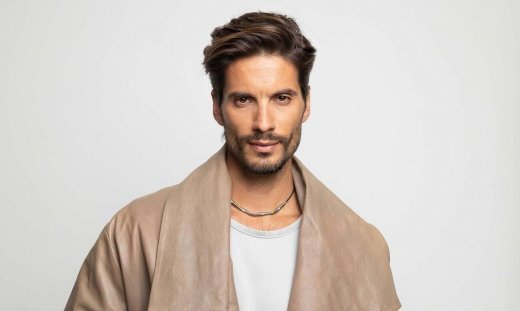 Γιώργος Καράβας: Η εντυπωσιακή αλλαγή στην εμφάνισή του- Η φωτογραφία με το νέο look!