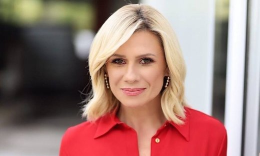 Κατερίνα Καραβάτου: Δείτε την χωρίς ίχνος μακιγιάζ - Είναι μία κούκλα!