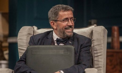 Σπύρος Παπαδόπουλος: Επιστρέφει στις οθόνες μας με αστυνομικό μυθιστόρημα