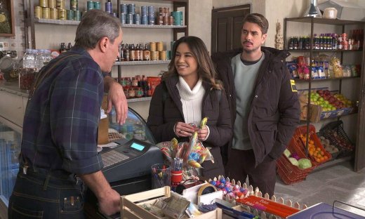 Χαιρέτα μου τον πλάτανο: Ο Σάββας είναι έξαλλος με τον Ηλία, που τον έκλεισε στο φέρετρο