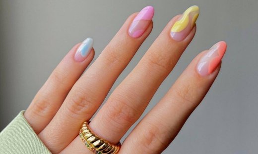 10 μανικιούρ με πολύ χρώμα για να ανέβει η διάθεσή σου αμέσως