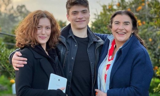 Γη της ελιάς: Η Χάιδω ομολογεί  και το κοινό στο Twitter αντιδρά (photos)