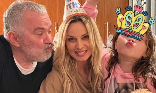 Γιώργος Λύρας: Φωτογράφισε την Ηλέκτρα στο εντυπωσιακό δωμάτιό της