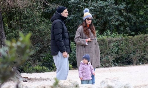 Νικολέτα Ράλλη: Σπάνια οικογενειακή βόλτα με τον Μιχάλη Ανδρούτσο και την κόρη τους