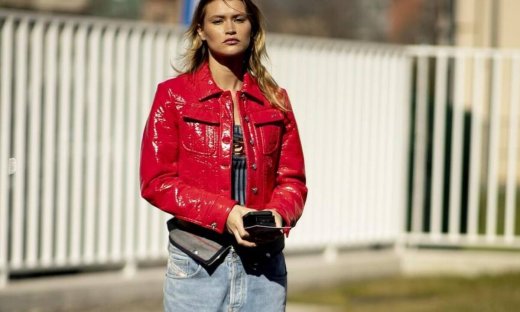 Τζιν παντελόνι και τζιν φούστα: Με αυτά τα ρούχα ταιριάζουν (photos)