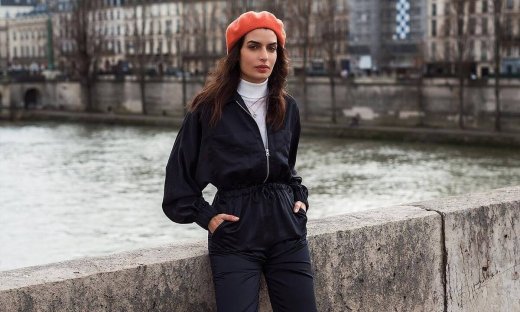 Τόνια Σωτηροπούλου: Το… σκανδιναβικό σαλόνι και ο τεράστιος καθρέφτης με τα φυτά