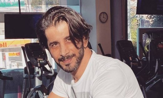 Χρήστος Σπανός: «Στην κόρη μου λέω ότι υπάρχει ένας κόσμος εκεί έξω και ότι δεν πρέπει να φοβάται»