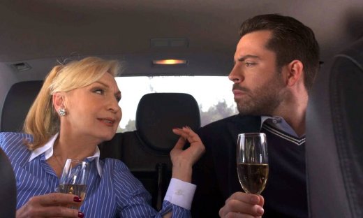 Χαιρέτα μου τον πλάτανο: Η Καρμέλα κάνει την εμφάνισή της και είναι αποφασισμένη… να δώσει πόνο