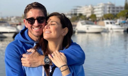 Παντρεύτηκε η Νεσχάν Μουλαζίμ; Η ανθοδέσμη, η ιδιαίτερη εμφάνιση της νύφης και τα τρυφερά φιλιά!