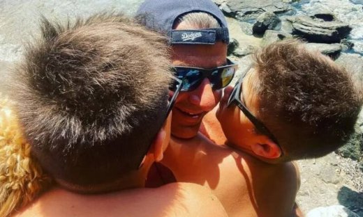 Ο Γιώργος Λιάγκας γιορτάζει και οι γιοι του τού ευχήθηκαν με τον πιο τρυφερό τρόπο