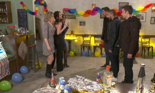 Χαιρέτα μου τον πλάτανο: Η Κατερίνα οργανώνει πάρτι για να συστήσει τον νέο «τρελιάρικο» εαυτό της