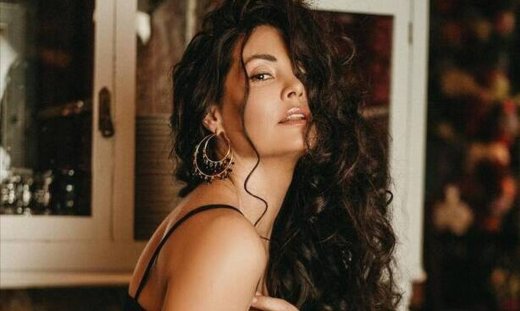 Μαρία Κορινθίου: Όταν τα τσάκρα μετατράπηκαν σε… τσιάχτρα (Video)