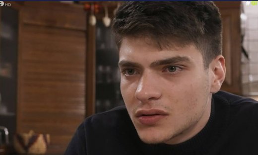 Η Γη της Ελιάς: Ο Φίλιππος «κατάλαβε» τον Αλέξη και το Twitter τον «αποθέωσε» στα σχόλια!