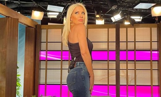 Ελένη Μενεγάκη: Η περιπέτεια πριν την έναρξη της εκπομπής και η βραδιά με τον Μάκη της