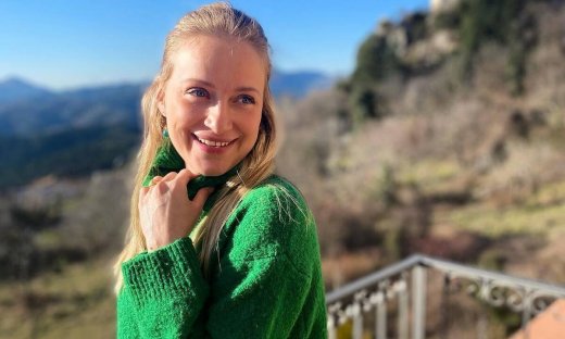 Λένα Δροσάκη: «Οταν γίνεσαι μητέρα, γίνεσαι περισσότερο υπεύθυνη και προς τον εαυτό σου»