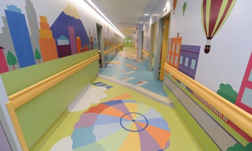 Τα ανακαινισμένα παιδιατρικά νοσοκομεία μέσα από τα μάτια των παιδιών