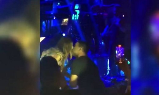 Βανδή-Μπισμπίκης: Το καυτό φιλί στο στόμα από την πίστα και η πιο τρυφερή αφιέρωσή της, γεμάτη νόημα