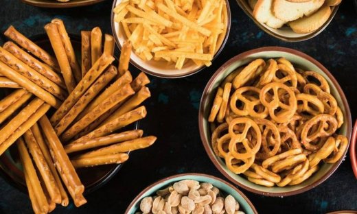 Το τσιμπολόγημα μπροστά από την τηλεόραση στο τέλος της ημέρας είναι κακό για την καρδιά - μελέτη