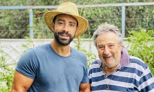 Σάκης Τανιμανίδης: Το συγκινητικό βίντεο με το τηλεφώνημα στον πατέρα του: «Θέλω να γίνω σαν εσένα»