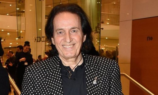 Πασχάλης: « Ήμουν σουπερστάρ – Ο κόσμος είχε παρόμοιες αντιδράσεις με τις εμφανίσεις των Beatles»