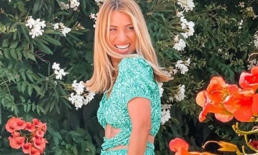 Περπατάει η κόρη της Μαρίας Ηλιάκη: Η βόλτα στο νοσοκομείο που γεννήθηκε