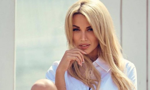 Κωνσταντίνα Σπυροπούλου: Έτσι πρόδωσε την εγκυμοσύνη της (Video)