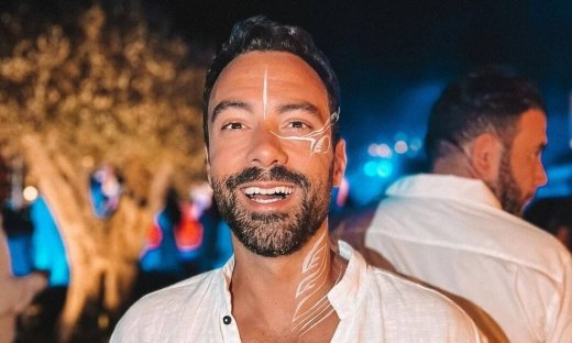 Ο Σάκης Τανιμανίδης με ξανθά μακριά μαλλιά - Θα εκπλαγείτε!