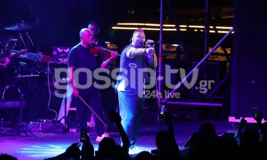 Αποκλειστικό βίντεο: Αντώνης Ρέμος: Τον έλουσαν με σαμπάνια & ευχήθηκε ημίγυμνος σε γνωστή celebrity