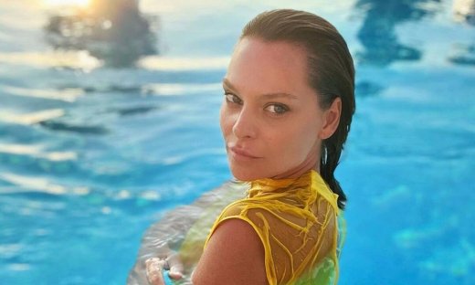 Υβόννη Μπόσνιακ: Έχει κορμί «λαμπάδα» στα 36 της χρόνια - Φόρεσε το μαγιό του καλοκαιριού