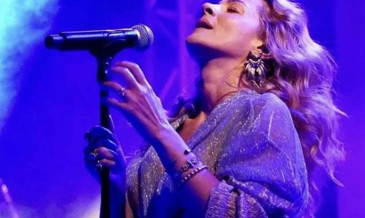 Νατάσα Μποφίλιου: «Χρειάστηκα φάρμακο. Η σκηνή ήταν επικλινής και κυλούσαμε προς τα πίσω»