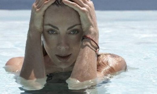 Τα beach looks της Σμαράγδας Καρύδη είναι το κάτι άλλο! Πάρε ιδέες