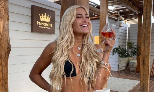 Γενέθλια για την Τούνη: Το πάρτι, τα «καυτά» φιλιά με τον Αλεξάνδρου και το εντυπωσιακό φόρεμα!