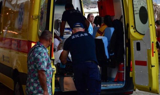 «Γιατί μου κόψανε το χέρι;» ρώτησε ο 15χρονος που τραυματίστηκε στην Άνδρο - Newsbomb.gr