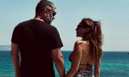 Δέσποινα Βανδή: Έκατσε σ' ένα σοκάκι της Πάρου και τραγουδούσε τα ξημερώματα για τον Μπισμπίκη