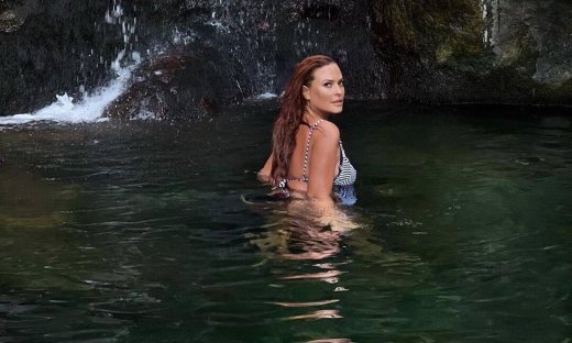 Σίσσυ Χρηστίδου: Η ολόσωμη φωτογραφία με μπικίνι και τα παιχνίδια με τον γιο της