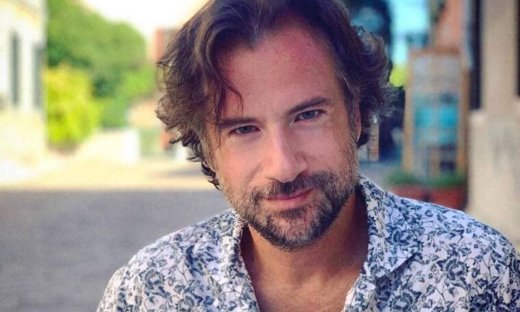 Κωστής Μαραβέγιας: Η λεύκη, ο βιγκανισμός και ο τρόπος που έκοψε το αλκοόλ