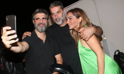 Βανδή – Μπισμπίκης: Η νέα εμφάνιση και το καταπράσινο φόρεμα της Δέσποινας που μαγνήτισε τα βλέμματα