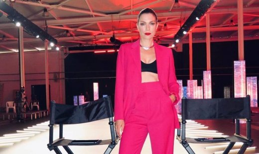 Βίκυ Καγιά: «Μέσα από τη μόδα αντιλαμβάνομαι τον αντίκτυπο της κοινωνικοπολιτικής μας κατάστασης»