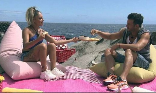 Γυναίκα «ακύρωσε» άντρα γιατί ήθελε να δει Love Island - Φρίκαρε ο άντρας