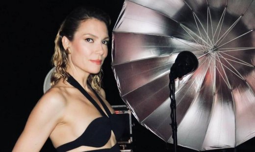 Καγιά: Η fashion expert παραδίδει μαθήματα στυλ- Το ολόσωμο μαγιό και οι πόζες που μας ξετρέλαναν!