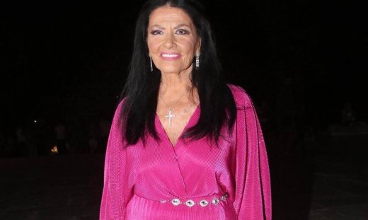 Ζωζώ Σαπουντζάκη: Για πρώτη φορά ντυμένη νύφη σε ηλικία 18 ετών – Φωτό από τον πρώτο της γάμο