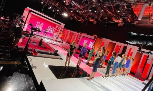 GNTM 5: Οι εικόνες από το πρώτο πλατό της σεζόν- Όλα έτοιμα για την ώρα της κρίσης!