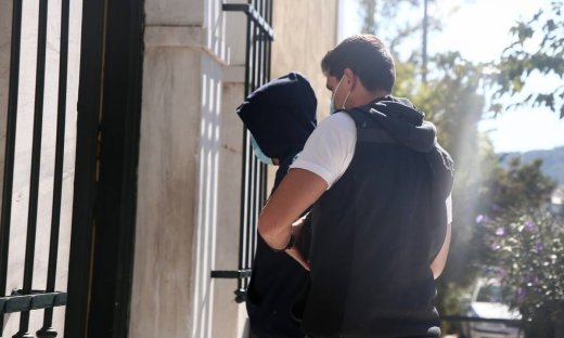 Εμετική δήλωση πατέρα Μίχου για 12χρονη: Σε όποιον και να κουνιόταν...