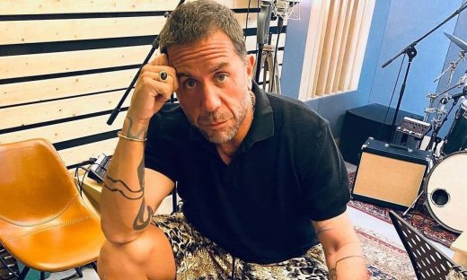 Γιώργος Μαζωνάκης: Έχεις δει την αγαπημένη γωνιά του σπιτιού του; Θα τη ζηλέψεις!