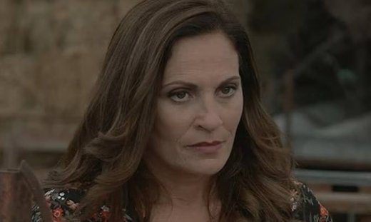 Θεοφανία Παπαθωμά για Μαύρο Ρόδο: «Η Πολυξένη κρύβει ένα πολύ μεγάλο, ένοχο μυστικό»