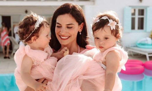 Χριστίνα Μπόμπα: Στο πάρκο με τις δίδυμες κόρες της, Αριάνα και Φιλίππα- Το τρυφερό post!